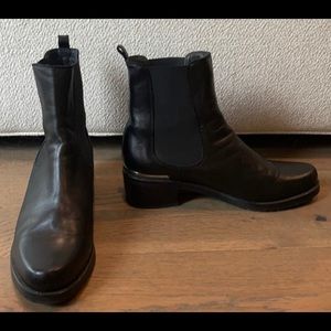 ❌❌SOLD❌❌ Stuart Weitzman Black Boot Size 9